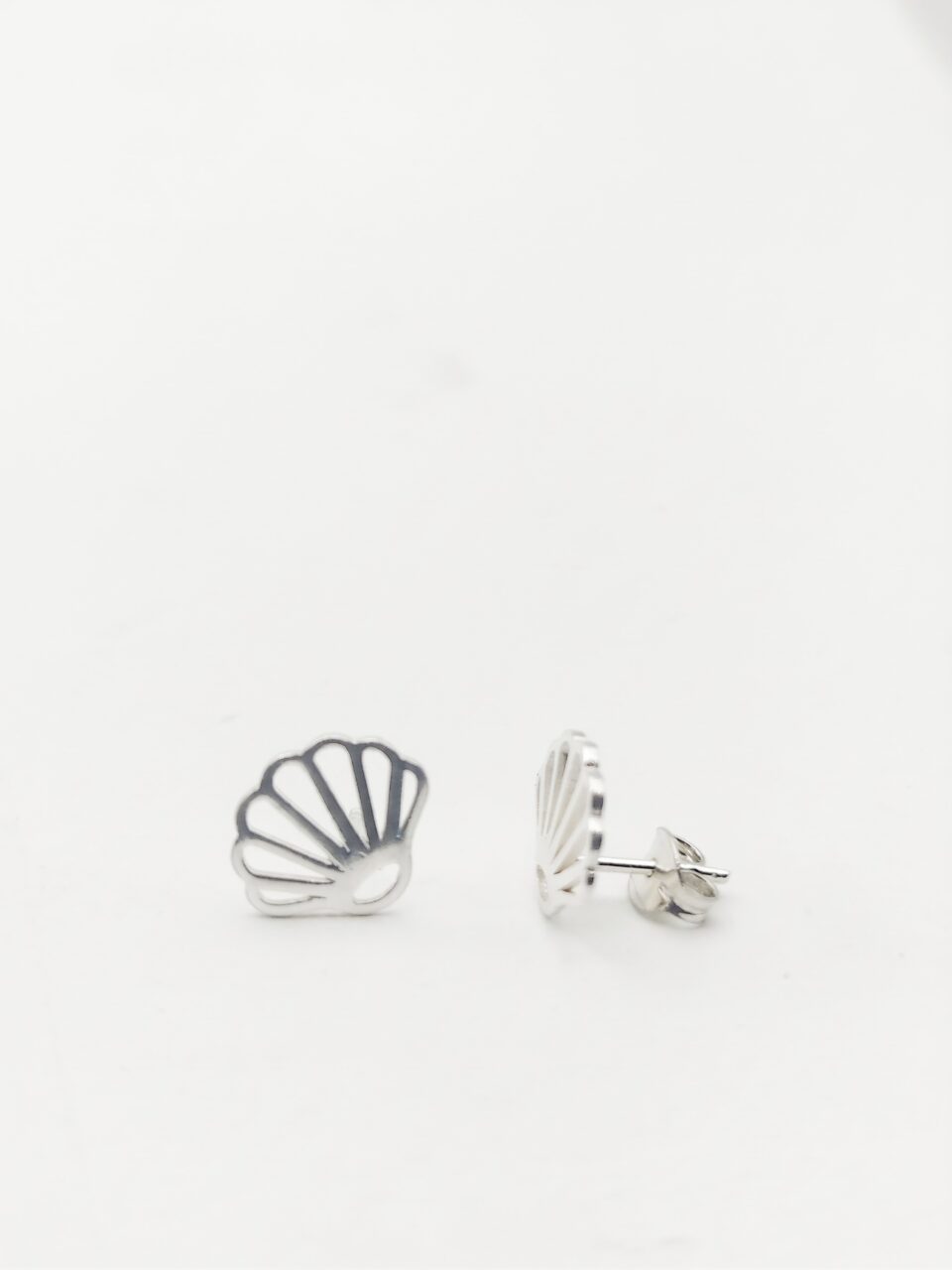 Silver Seashell stud earring
